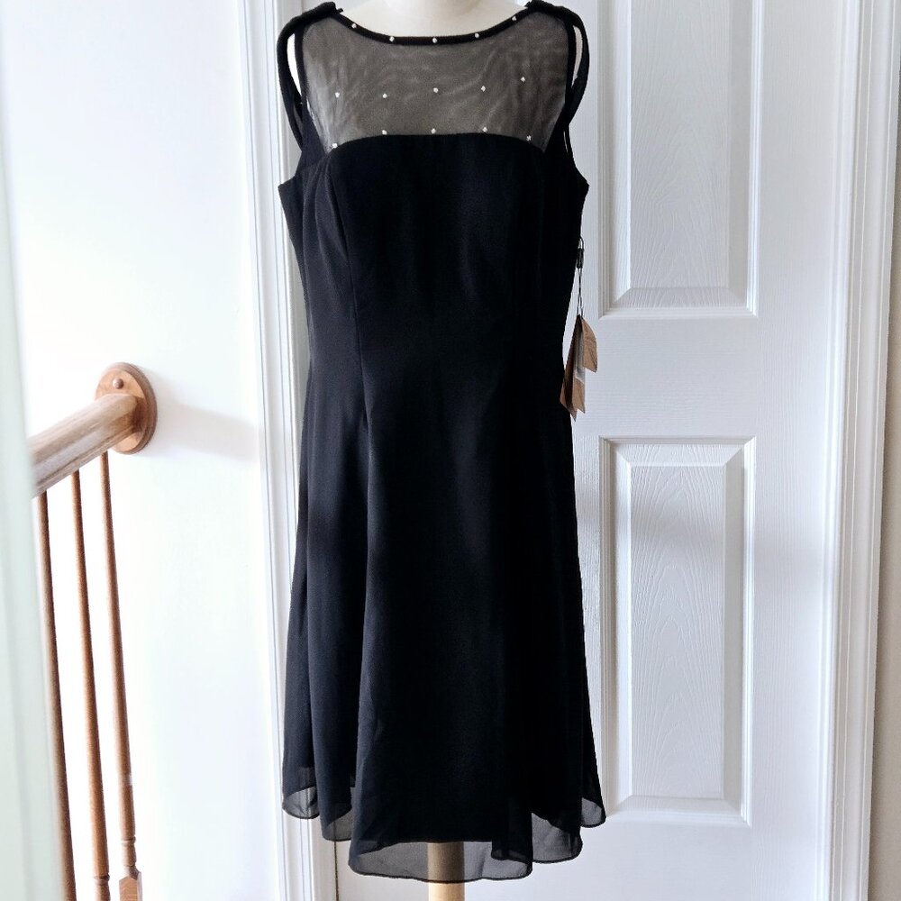 Elegant Black Sheath Dress with Mesh Yoke